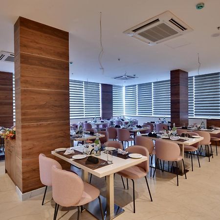 Click Hotel Vista-International Airport Dod Jala Exterior photo