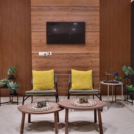 Click Hotel Vista-International Airport Dod Jala Exterior photo