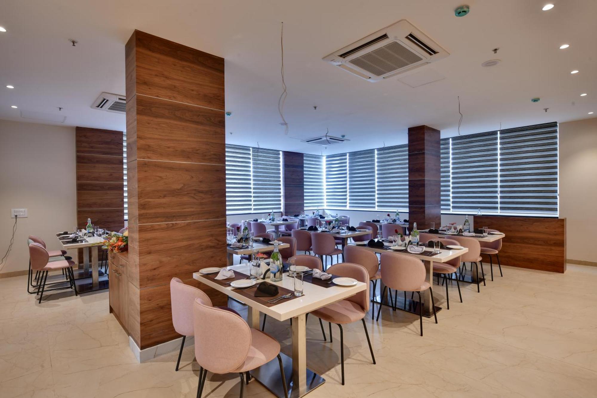 Click Hotel Vista-International Airport Dod Jala Exterior photo