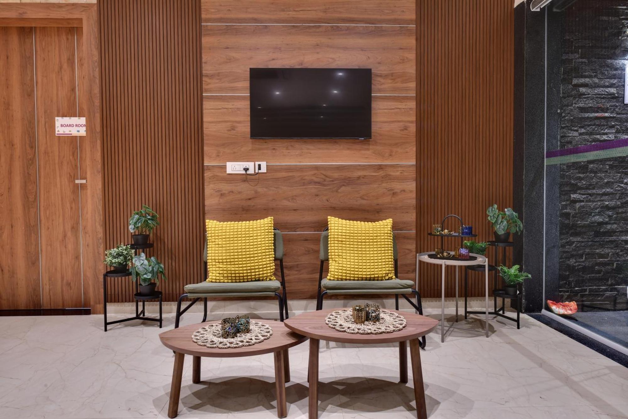 Click Hotel Vista-International Airport Dod Jala Exterior photo
