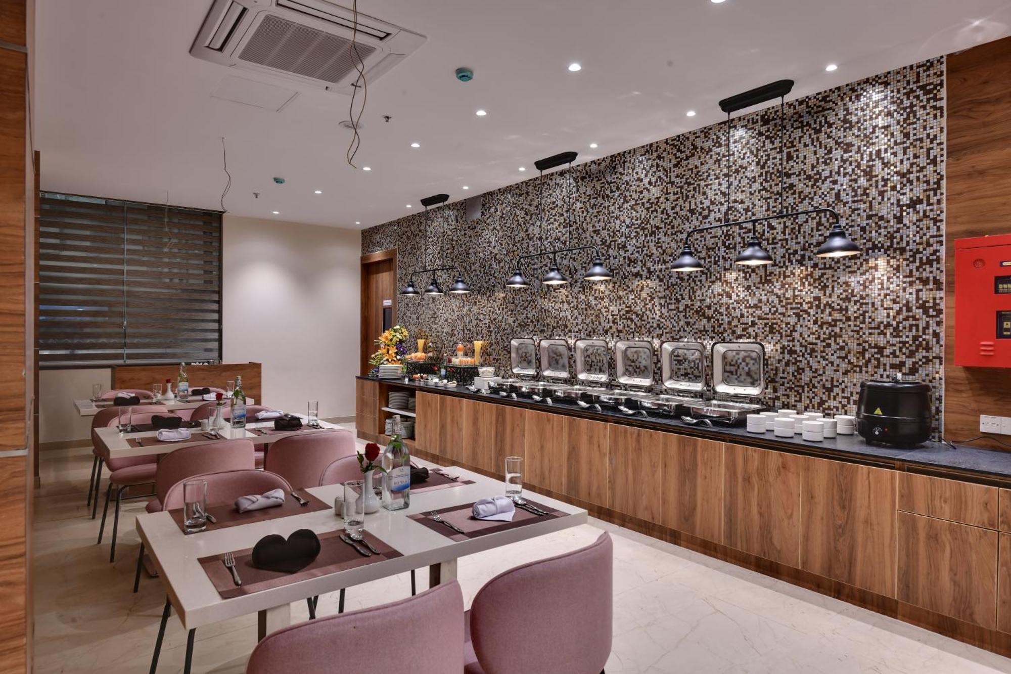 Click Hotel Vista-International Airport Dod Jala Exterior photo
