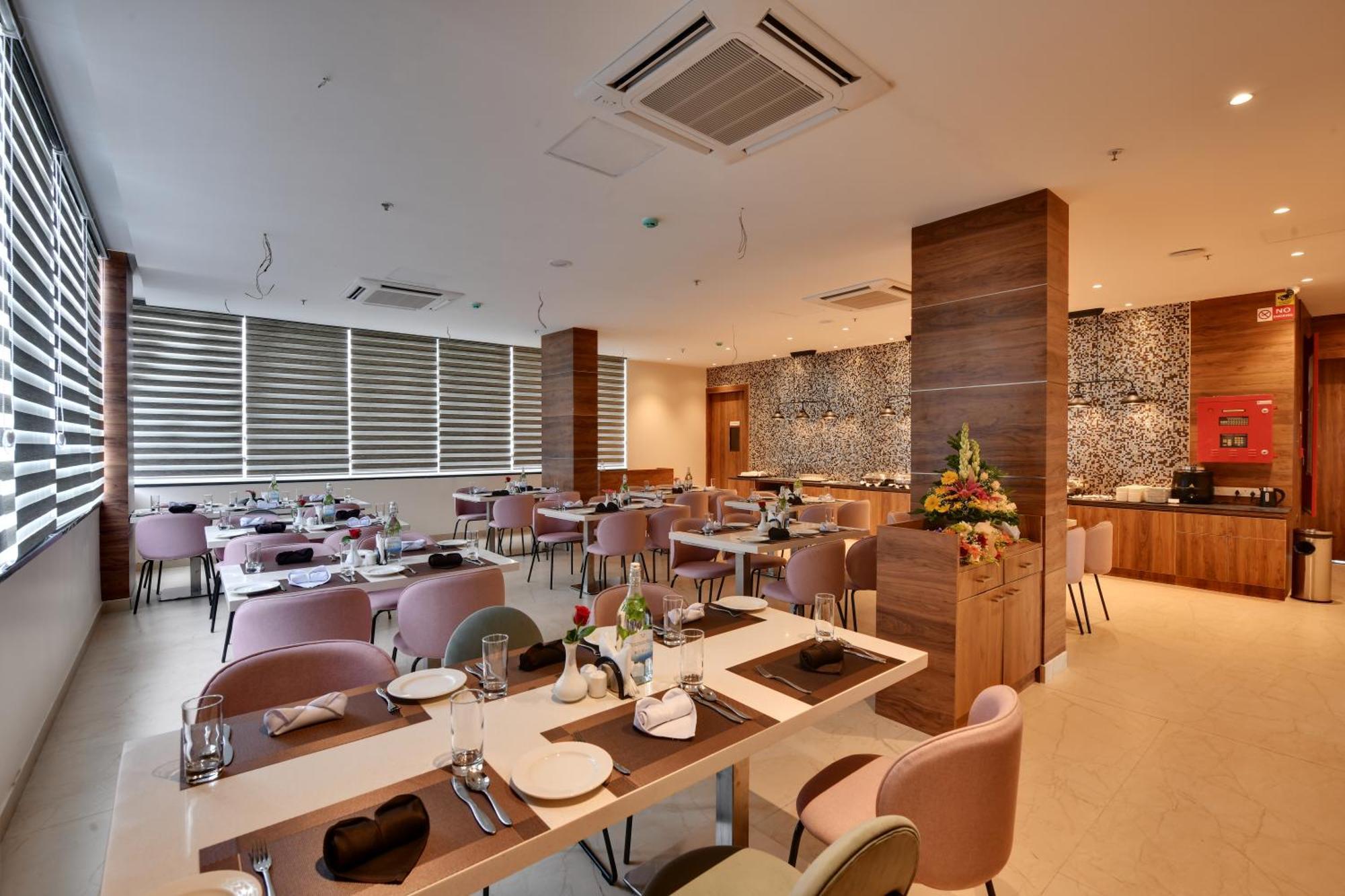 Click Hotel Vista-International Airport Dod Jala Exterior photo