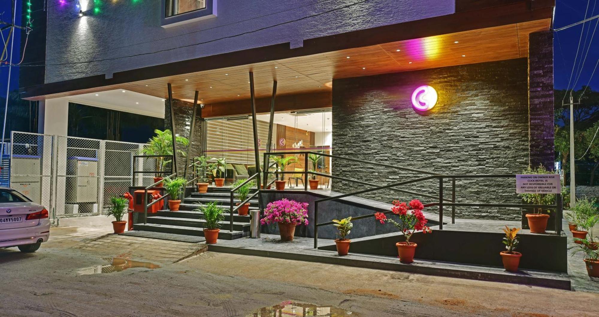 Click Hotel Vista-International Airport Dod Jala Exterior photo